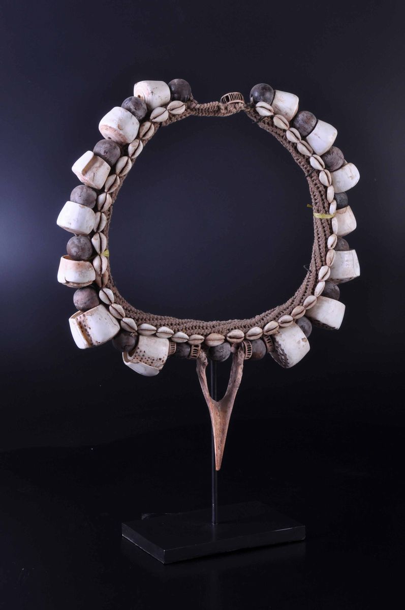 Collana Dani, fibra vegetale e materiali naturali