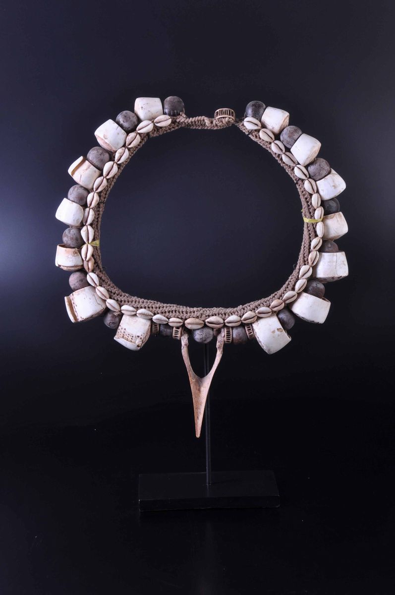 Collana Dani, fibra vegetale e materiali naturali