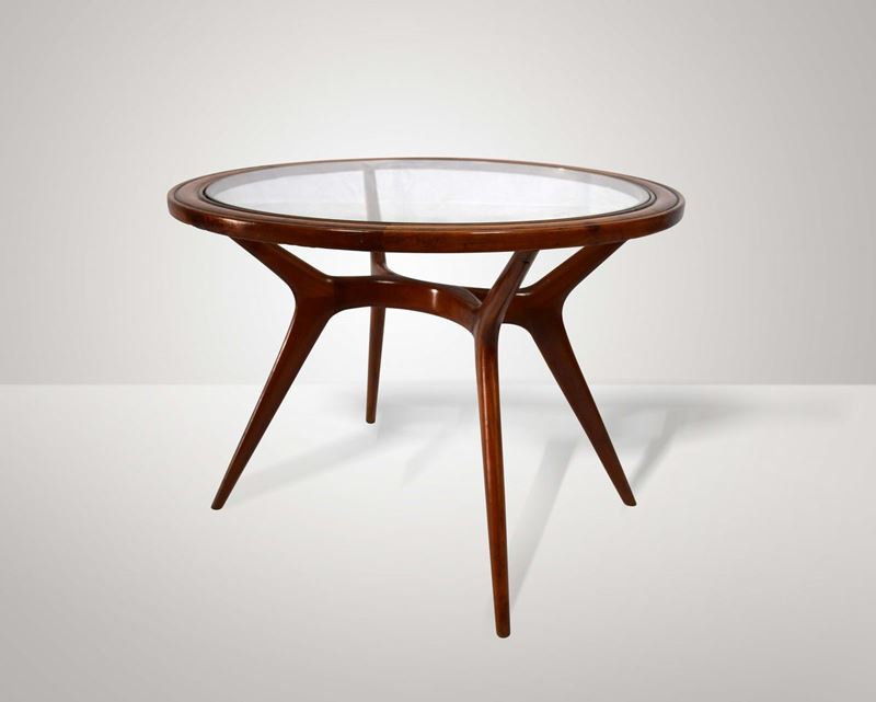 Tavolo basso con struttura in legno e piano in vetro.  - Auction Design Lab - Cambi Casa d'Aste