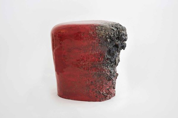 Aneta Regel with Side Gallery Modello in ceramica Red Black Reliee, 2017