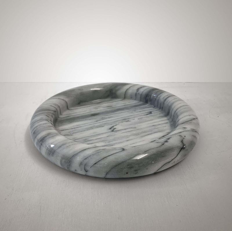 Centrotavola in marmo di bianco Carrara.  - Auction Design Lab - Cambi Casa d'Aste