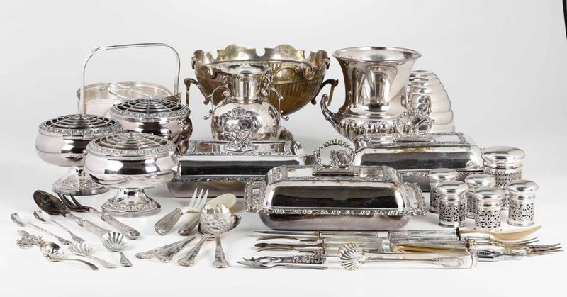 Lotto di oggetti in acciaio e metallo argentato  - Auction Silvers - Time Auction - Cambi Casa d'Aste