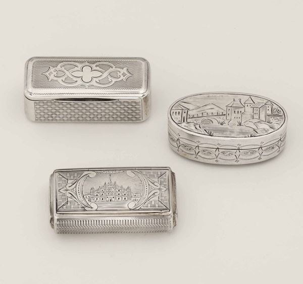 Tre tabacchiere in argento fuso, sbalzato e cesellato, differenti manifatture europee del XIX secolo
