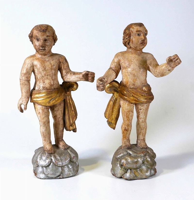 Coppia di putti in legno intagliato laccato e dorato  - Auction Antiques V - Cambi Casa d'Aste