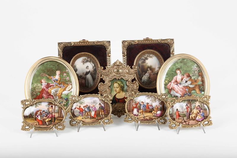 Lotto di placchette in ceramica e miniature  - Asta Antiquariato V | Asta a Tempo - Cambi Casa d'Aste