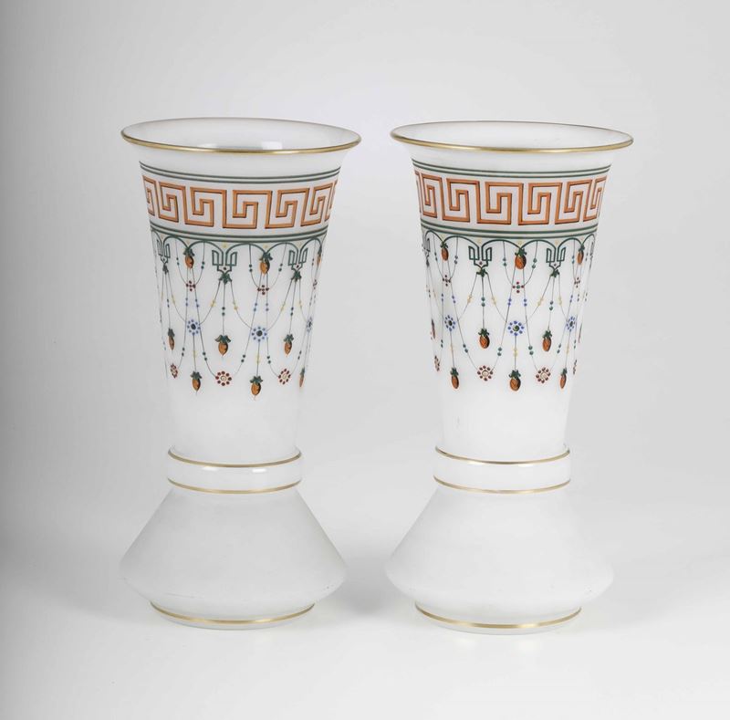 Coppia di vasi in vetro opalino  - Auction Antiques V - Cambi Casa d'Aste