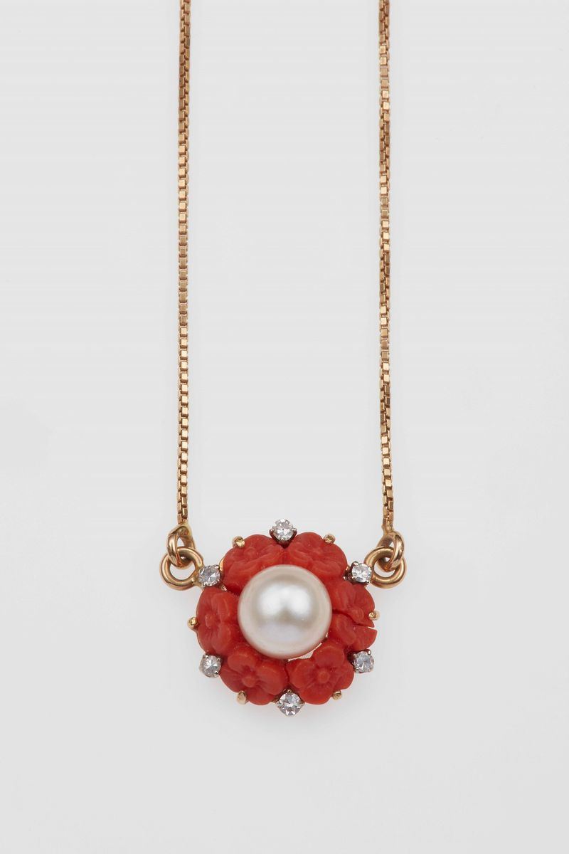 Pendente con corallo inciso e perla  - Auction Jewels and Corals | Time Auction - Cambi Casa d'Aste