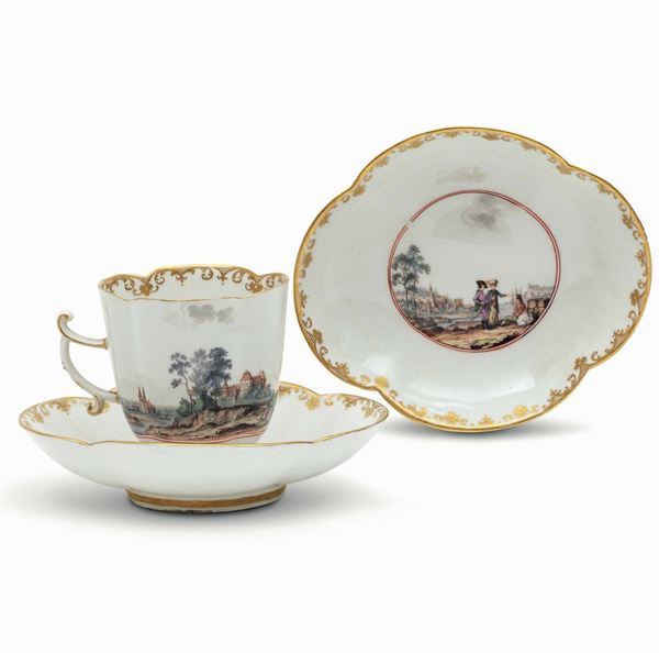 Una tazza con due piattini Meissen, 1740 circa