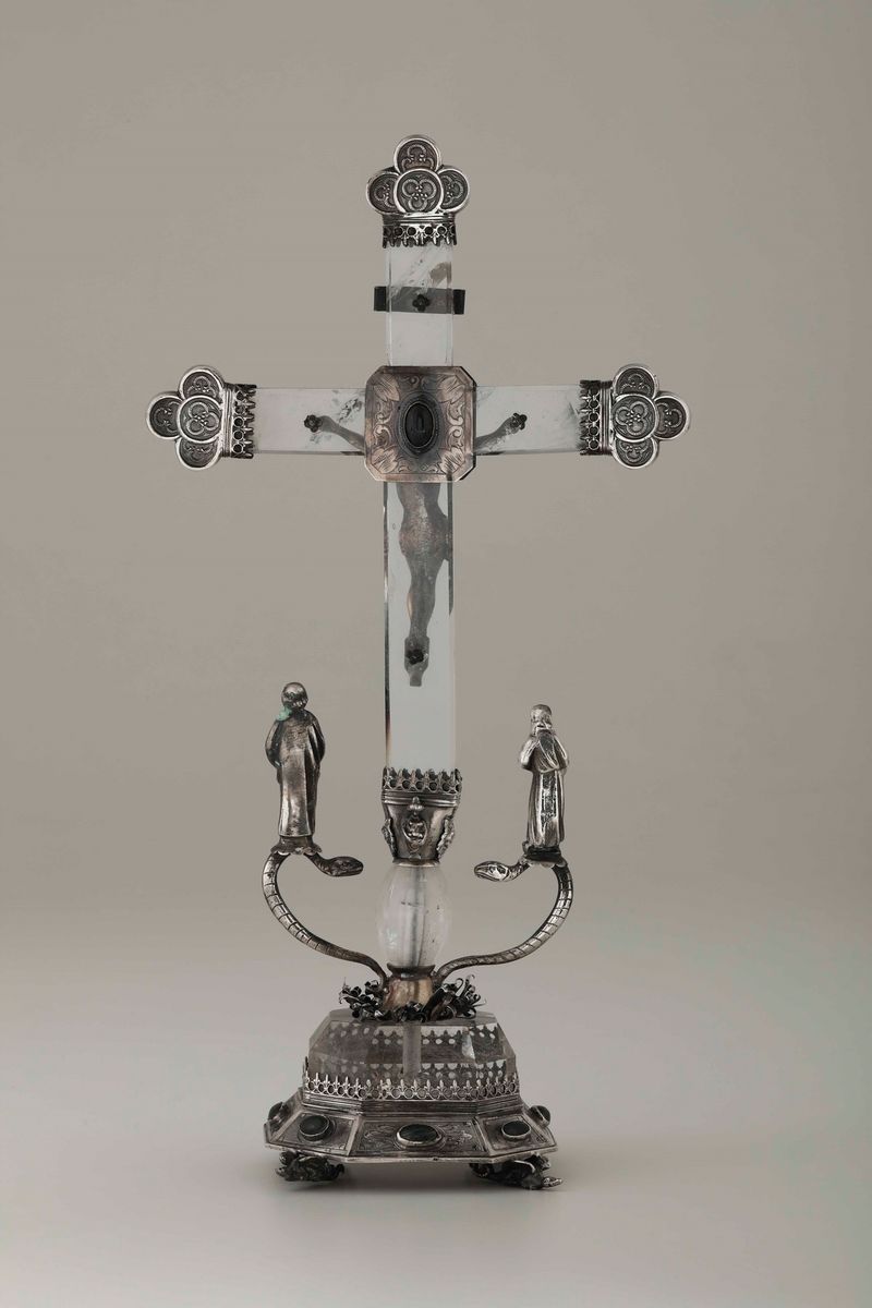 Croce in Argento Fuso e Cesellato e Cristallo di Rocca Molato e Cabochon. Oreficeria Neogotica. G...