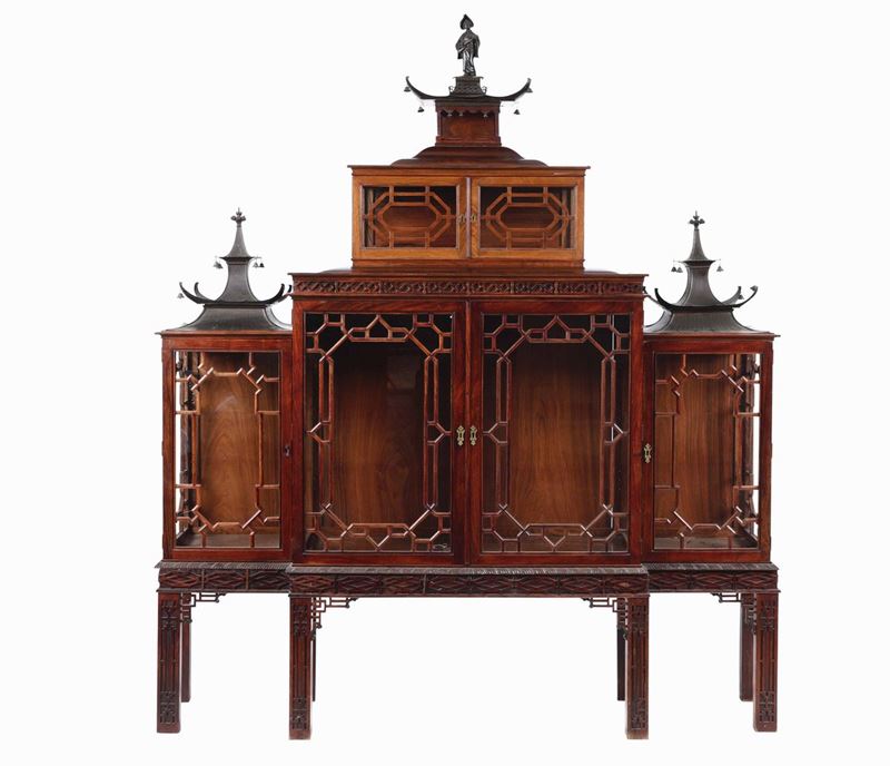 Cabinet Giorgio III, Inghilterra, XIX secolo  - Auction Important Sculptures, Furnitures and Works of Art - Cambi Casa d'Aste