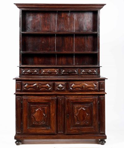 Credenza con alzata in stile barocchetto piemontese, XIX secolo, legno intagliato e finiture dora...