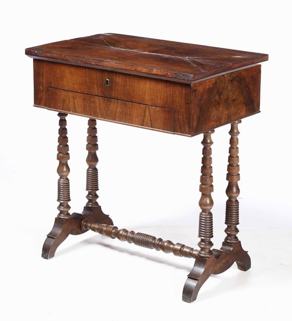 Tavolino da lavoro in legno lastronato, XIX-XX secolo