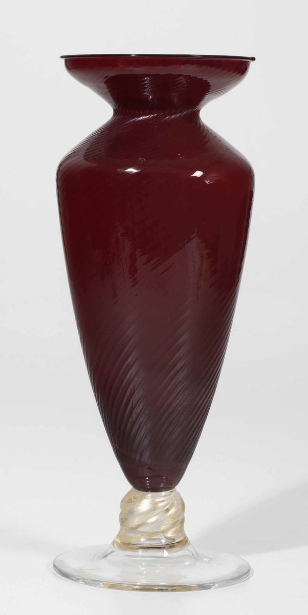 Vaso in vetro rosso e incolore, XX secolo  - Auction Fine Art September | Timed Auction - Cambi Casa d'Aste