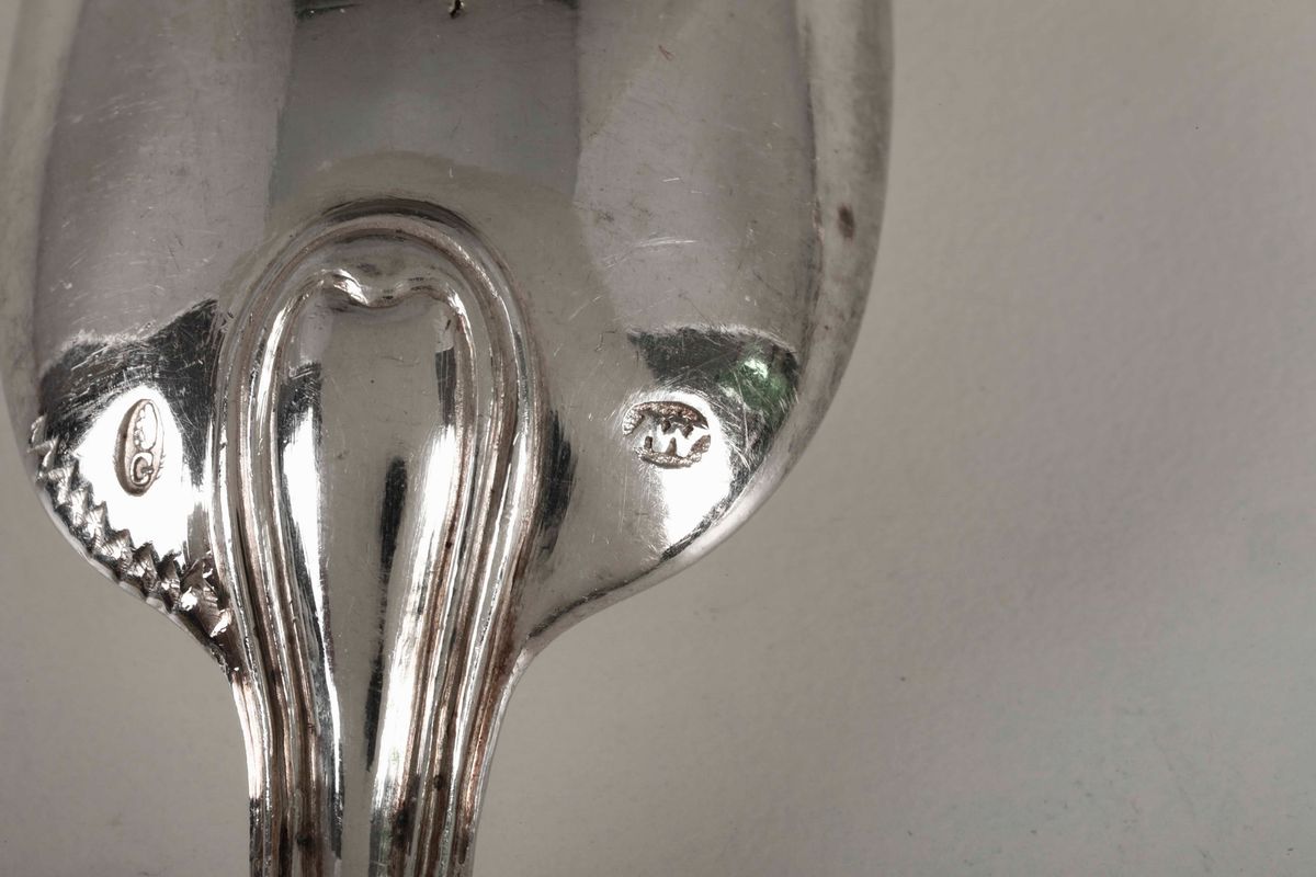 Servizio da Dodici di Posate da Dolce in Argento Fuso e Cesellato. Ausburg Secondo Quarto del XVI...