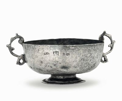 Coppetta Biansata in Argento Sbalzato. Palermo 1717, Marchio di Garanzia della Città, del Console...