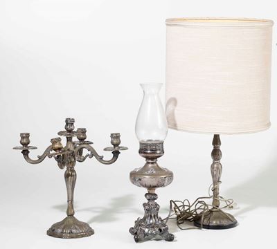 Insieme di Due Lampade e un Candelabro in Argento, Italia XX Secolo