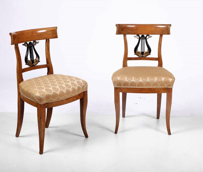 Coppia di sedie con schienale a lira, XIX secolo  - Asta Antiquariato | Asta a Tempo - Cambi Casa d'Aste
