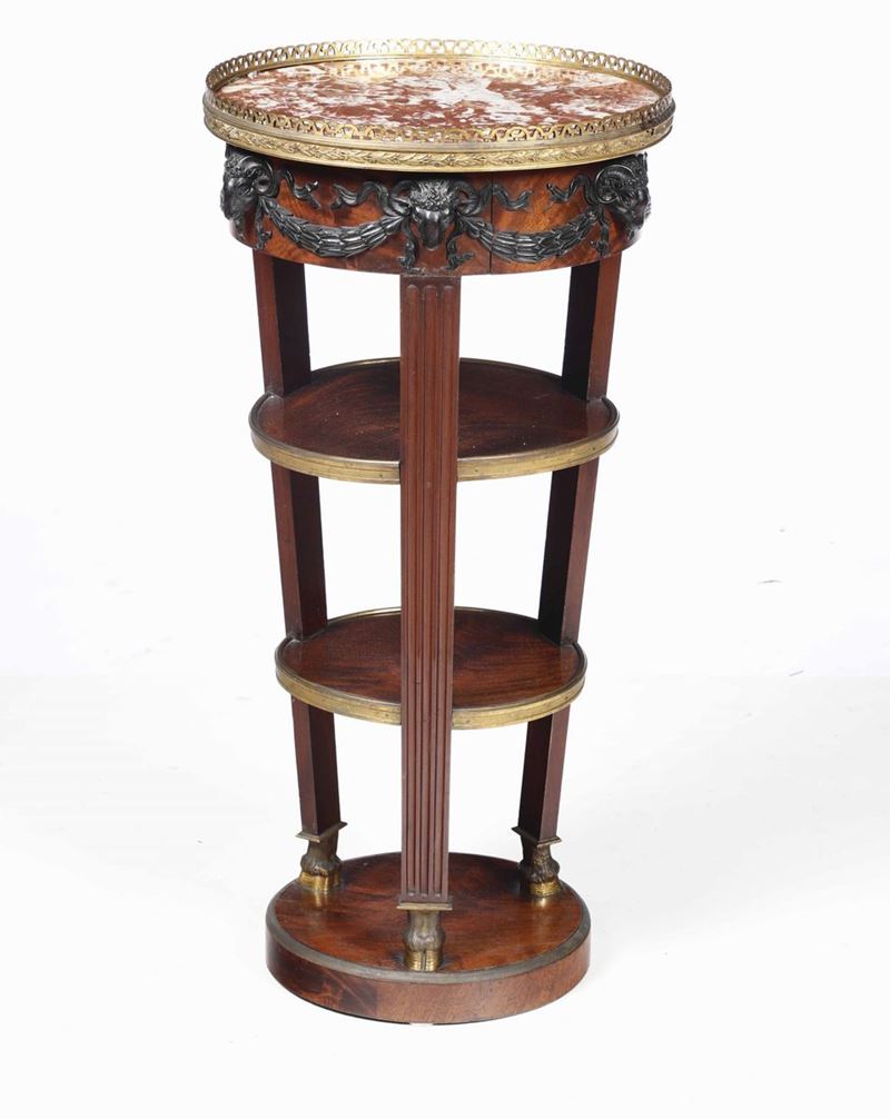 Gueridon lastronato in mogano, XIX secolo  - Auction Antiques Selected | Time - Cambi Casa d'Aste