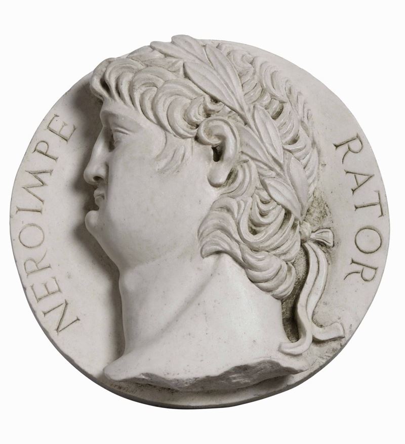 Rilievo in marmo circolare raffigurante l'Imperatore Nerone Anonimo scultore italiano del XX secolo  - Asta Importanti Sculture, Arredi e Oggetti d'Arte - Cambi Casa d'Aste