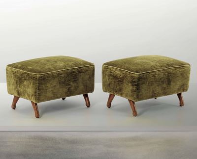 Coppia di Pouf con Struttura e Sostegni in Legno e Rivestimento in Velluto.