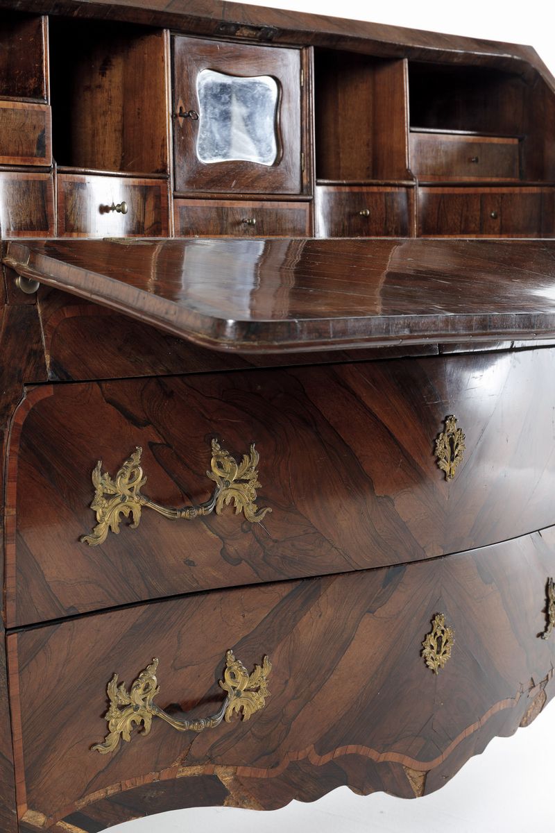 Bureau Luigi XV Lastronato in Palissandro a Lisca di Pesce con Filettature in Bois De Rose, Genov...