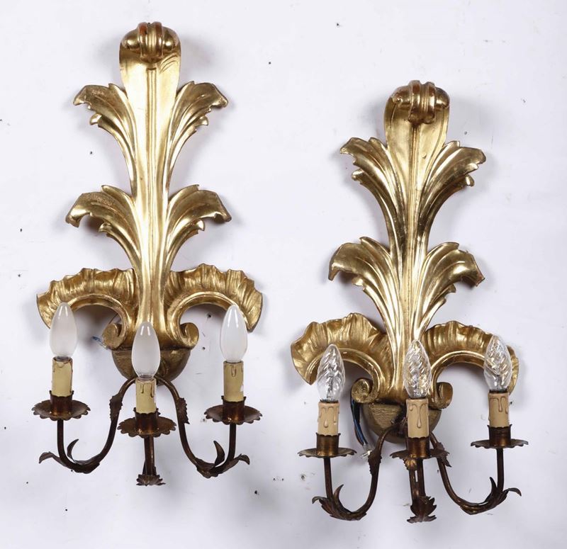 Coppia di appliques in legno intagliato e dorato, XIX-XX secolo  - Asta Antiquariato | Asta a Tempo - Cambi Casa d'Aste