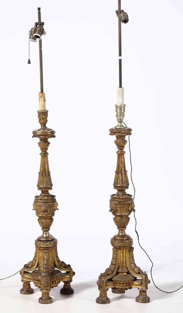 Coppia di candelieri dorati scanalati Luigi XVI, XVIII secolo