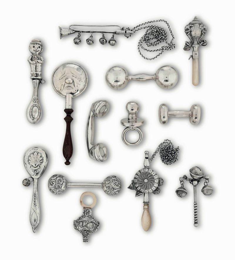 Insieme di sonagli in argento, varie manifatture ed epoche  - Asta Argenti da Collezione - Cambi Casa d'Aste