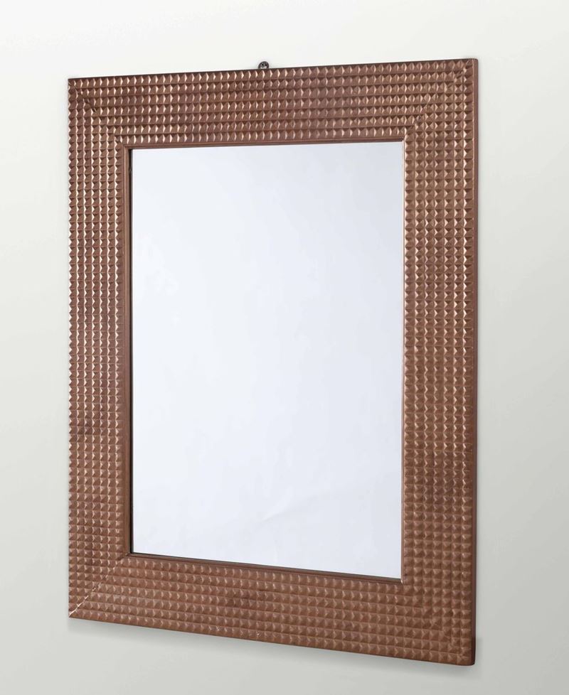 Specchio da parete con cornice in legno scolpito e vetro specchiato.  - Auction Design - Cambi Casa d'Aste
