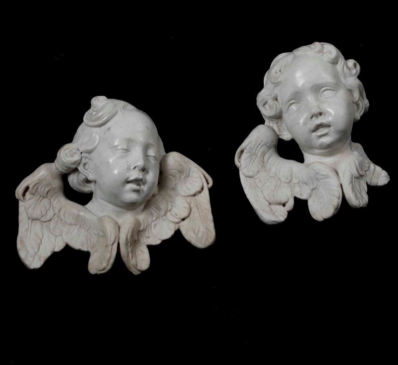 Coppia di teste di cherubini in marmo bianco.  Scultore barocco italiano del XVIII secolo  - Asta Importanti Sculture, Arredi e Oggetti d'Arte - Cambi Casa d'Aste