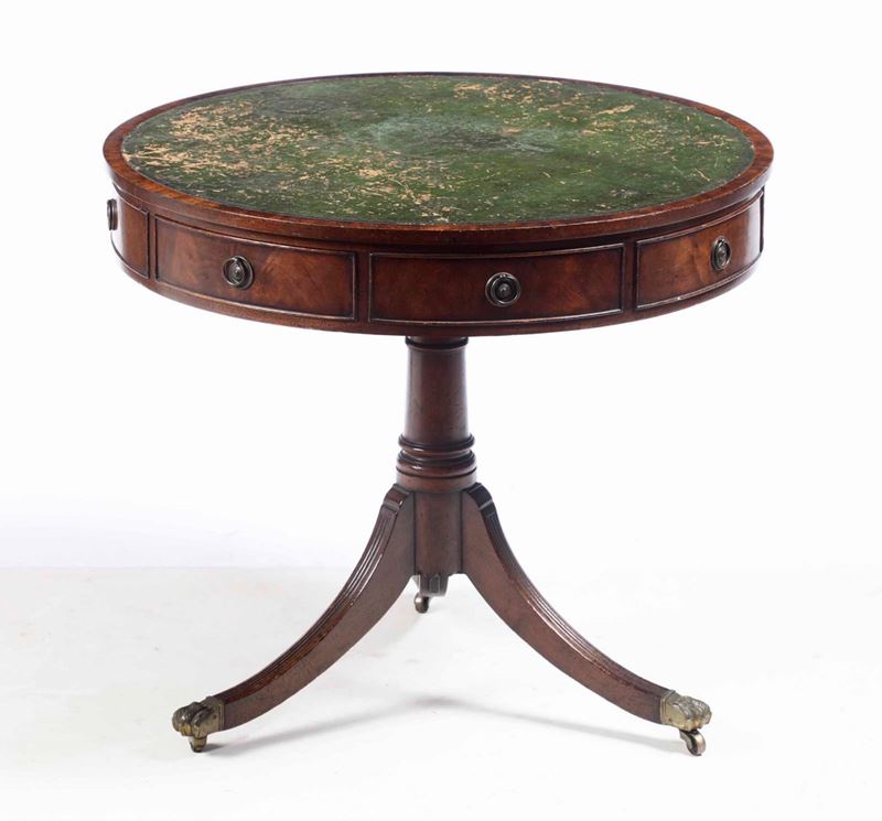 Tavolo tondo da gioco con piano in pelle, Inghilterra XX secolo  - Auction Fine Art September | Timed Auction - Cambi Casa d'Aste