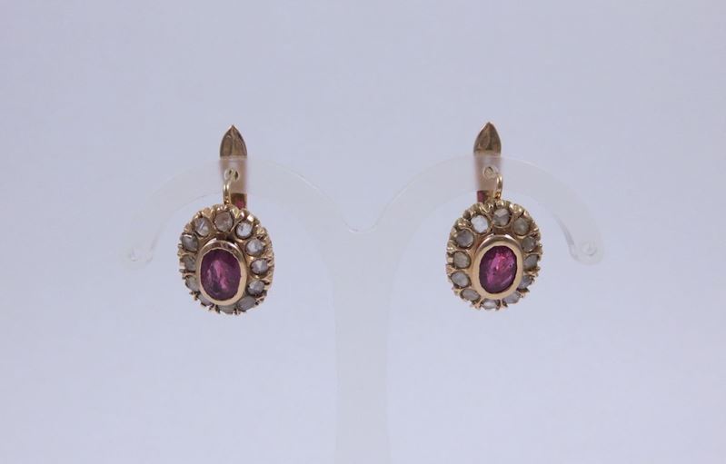 Orecchini a monachella con diamanti e paste vitree  - Auction Jewels - Time Auction - Cambi Casa d'Aste