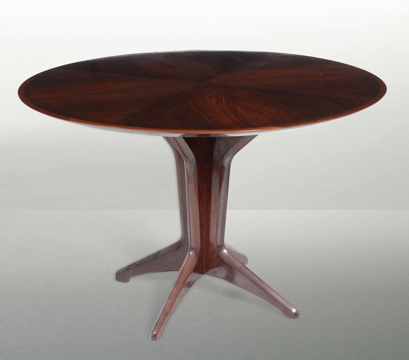 Tavolo rotondo con struttura e piano in legno.  - Auction Design - Cambi Casa d'Aste