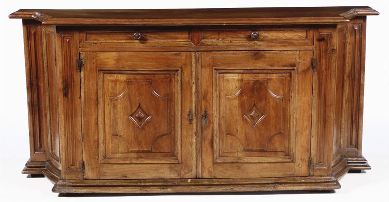 Credenza scantonata in noce, XVIII secolo  - Auction Antiques Selected | Time - Cambi Casa d'Aste