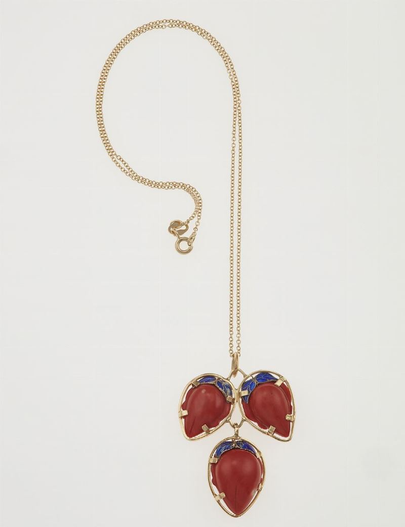 Pendente con coralli e smalto blu. Danni  - Auction Jewels | Timed Auction - Cambi Casa d'Aste