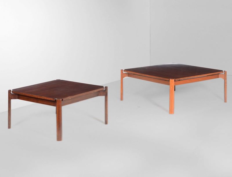 Due tavoli bassi con struttura e piano in legno.  - Asta Design Lab - Cambi Casa d'Aste