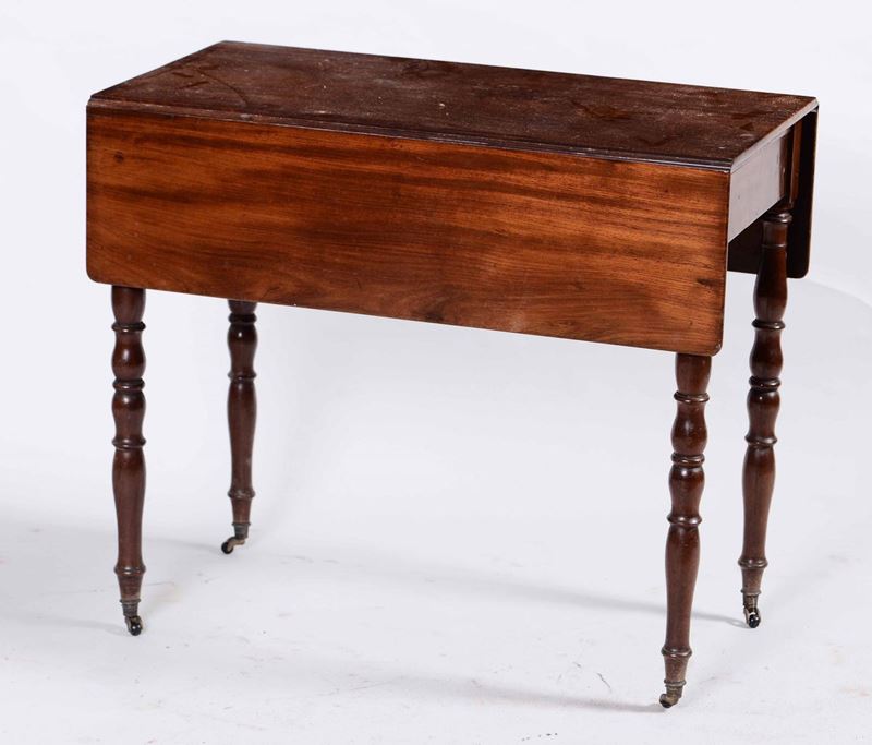 Tavolino a bandelle in mogano, XIX secolo  - Asta Antiquariato Settembre | Asta a Tempo - Cambi Casa d'Aste