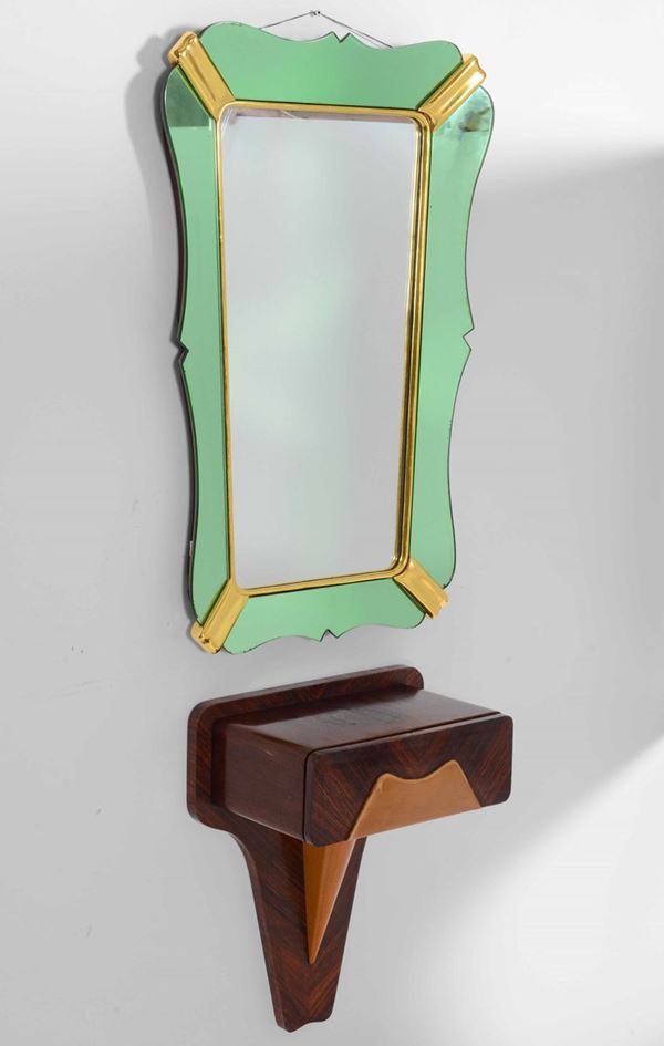 Consolle e specchio a parete con struttura in legno, legno dorato e vetro colorato e molato, vetro specchiato.