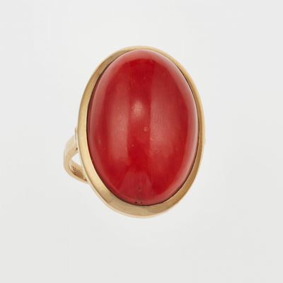 Anello con Corallo Taglio Cabochon