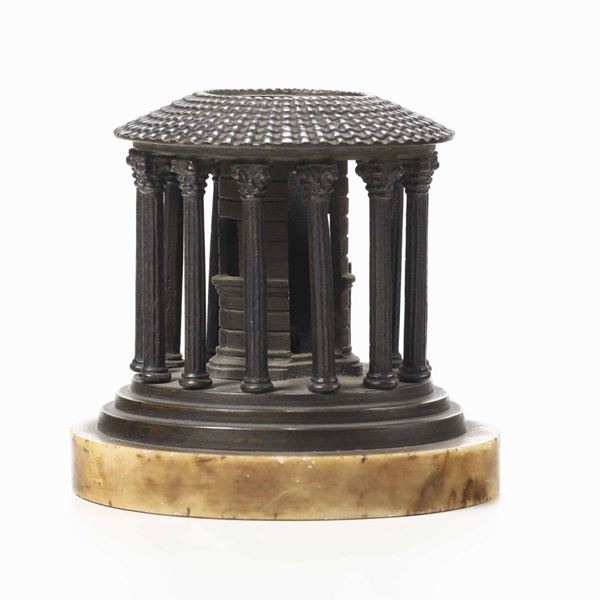 Tempio di Vesta. Modellino in bronzo fuso. Italia XIX secolo