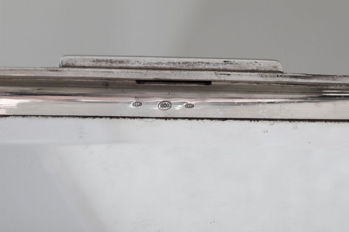 Lotto di una Trousse e un Portasigarette in Argento. Italia XX Secolo