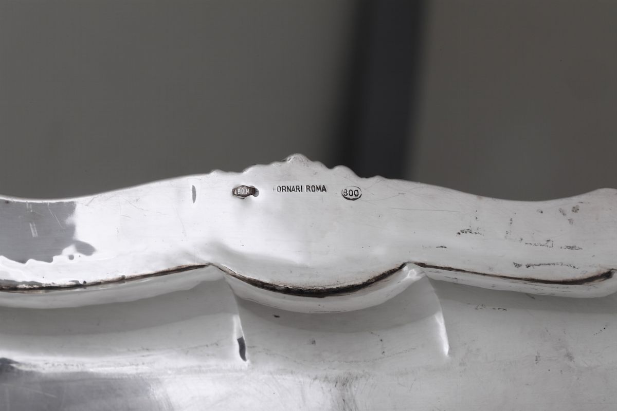 Guantiera in Argento. Argenteria Milanese del XX Secolo per Gioielleria Fornari Roma
