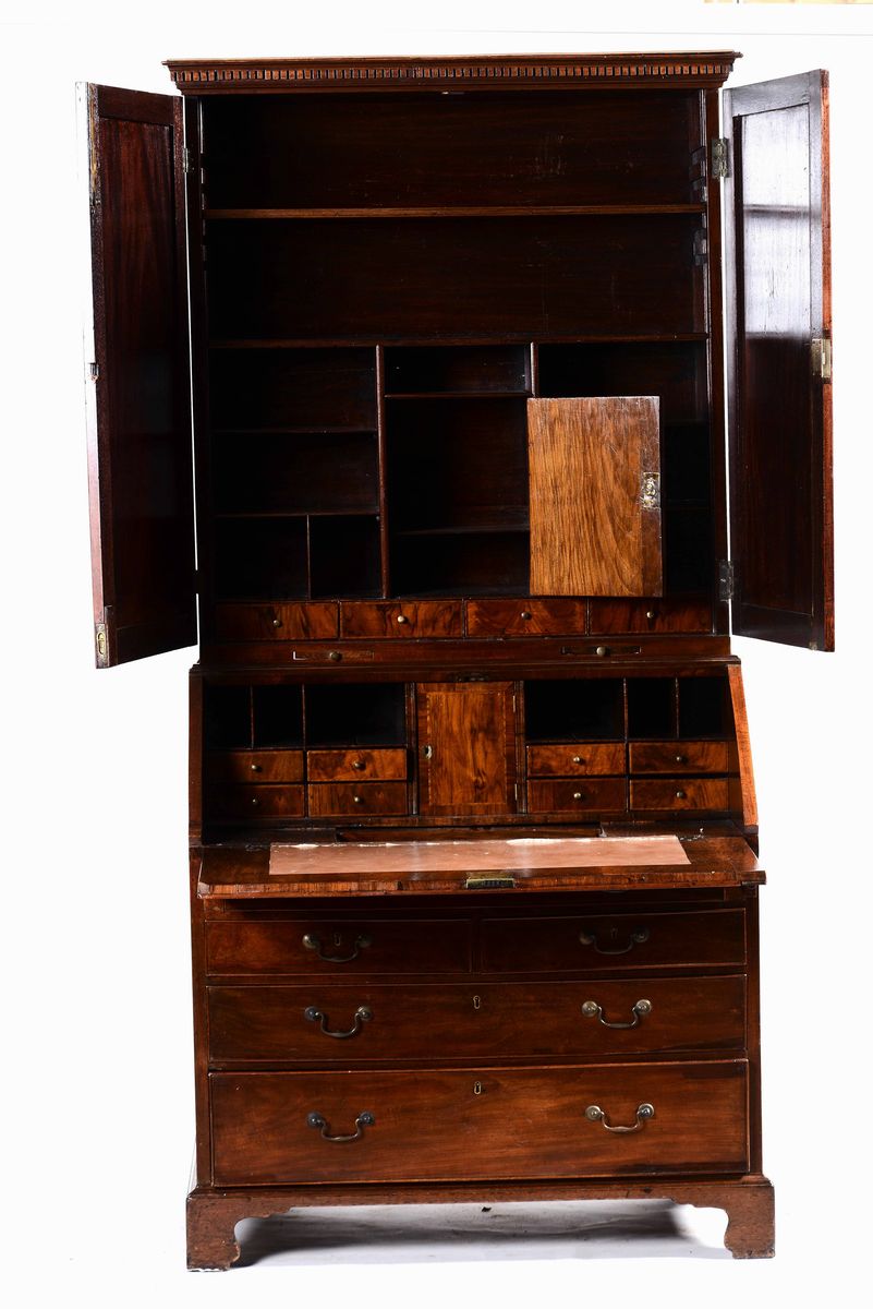 Inghilterra, Bookcase con scrittoio a ribalta in mogano, XVIII secolo