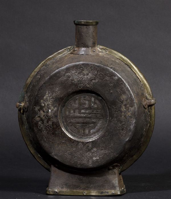 A bronze flask, China, Qing Dynasty, 1700s