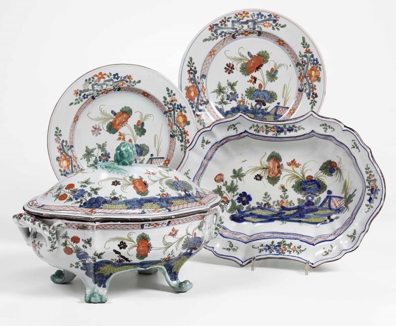 Una zuppiera, due piatti, e una bacinella  Faenza, XVIII e XX secolo  - Asta Asta a Tempo | Ceramiche - Cambi Casa d'Aste