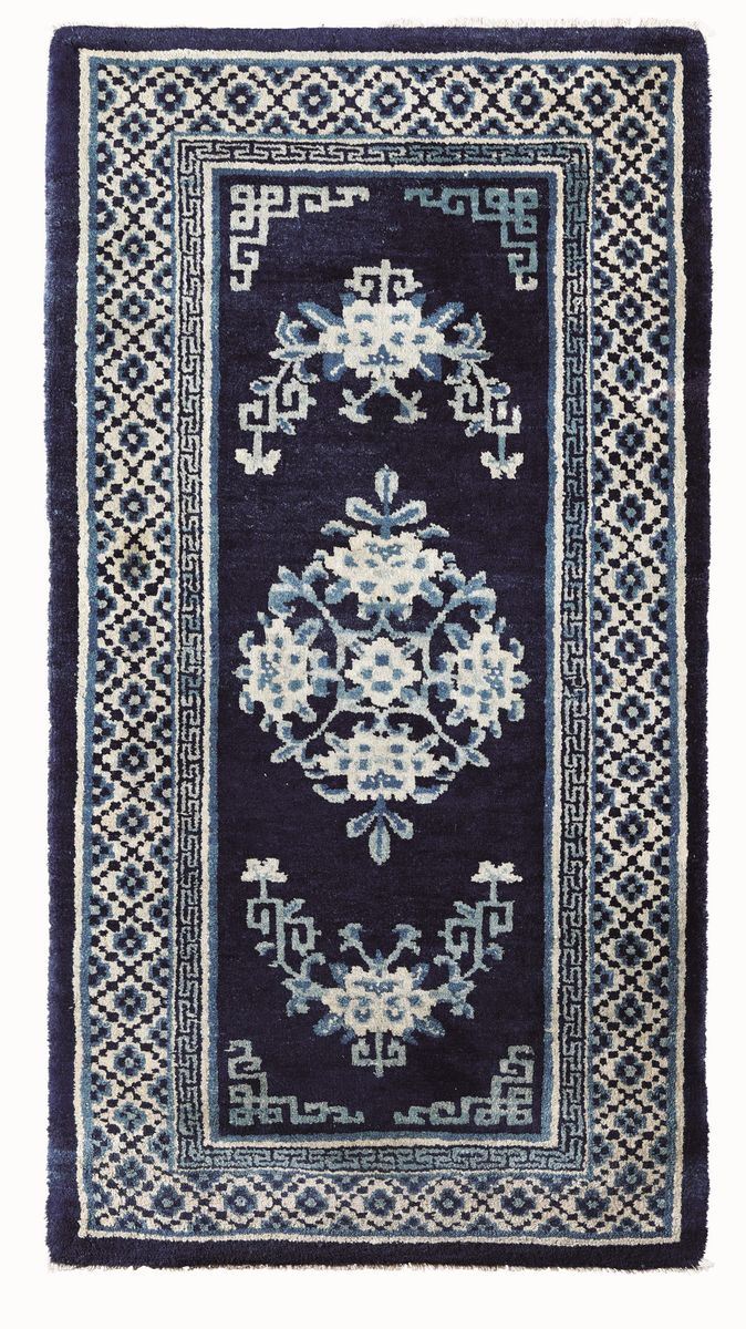 Tappeto Cina, fine XIX inizio XX secolo  - Auction Fine Carpets and Rugs - Cambi Casa d'Aste