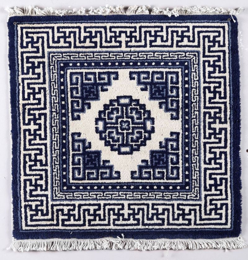 Mat Cina, inizio XX secolo  - Auction Carpets - Timed Auction - Cambi Casa d'Aste