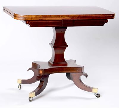 Tavolino da gioco in mogano, XIX-XX secolo