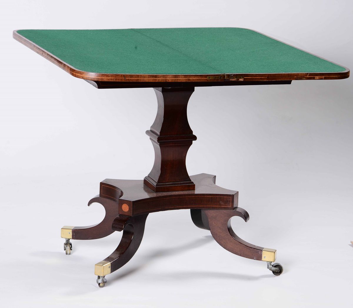 Tavolino da gioco in mogano, XIX-XX secolo