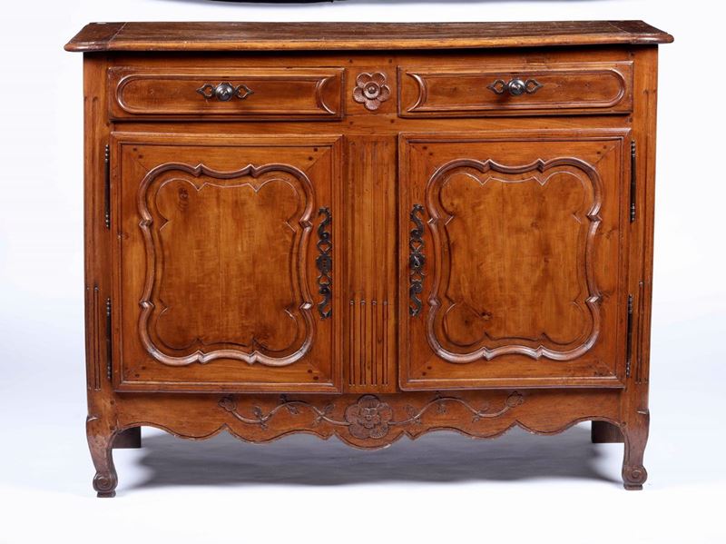 Credenza in noce a due ante pannellate, XIX secolo  - Auction Fine Art September | Timed Auction - Cambi Casa d'Aste